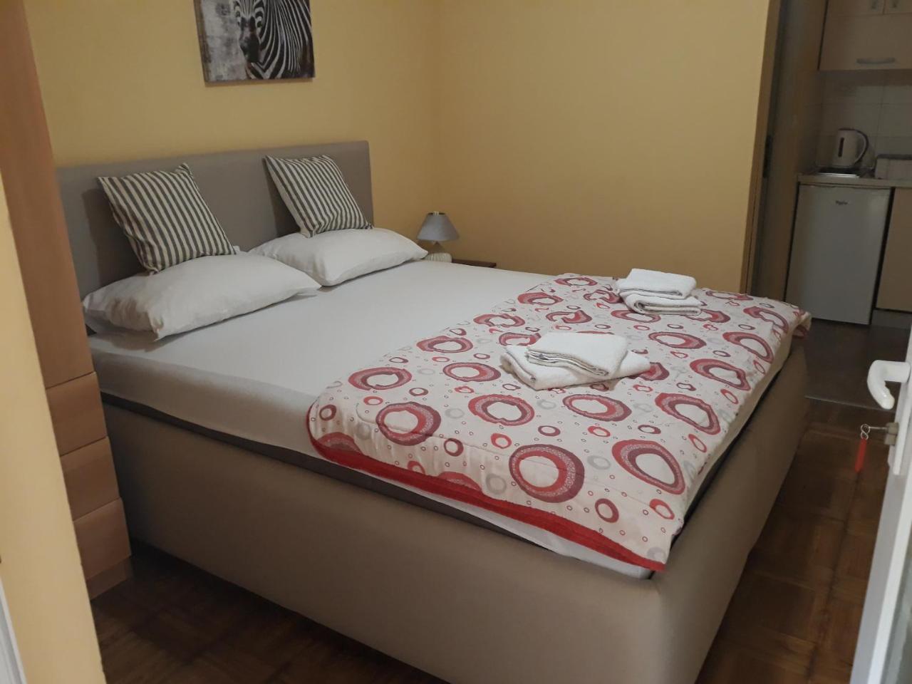 Apartmani Radovic 2 Будва Екстер'єр фото